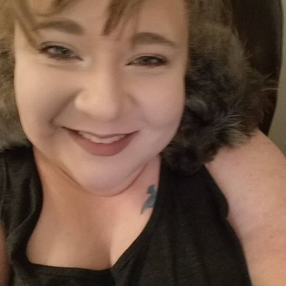 Meet your Posher, April - Picture 1 of 1